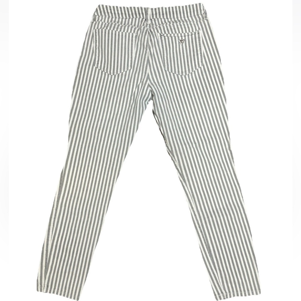 GUESS Women’s 31 Medium Rise Skinny Emma Fit Pin Striped Jeans Classic Casual - Picture 5 of 13
